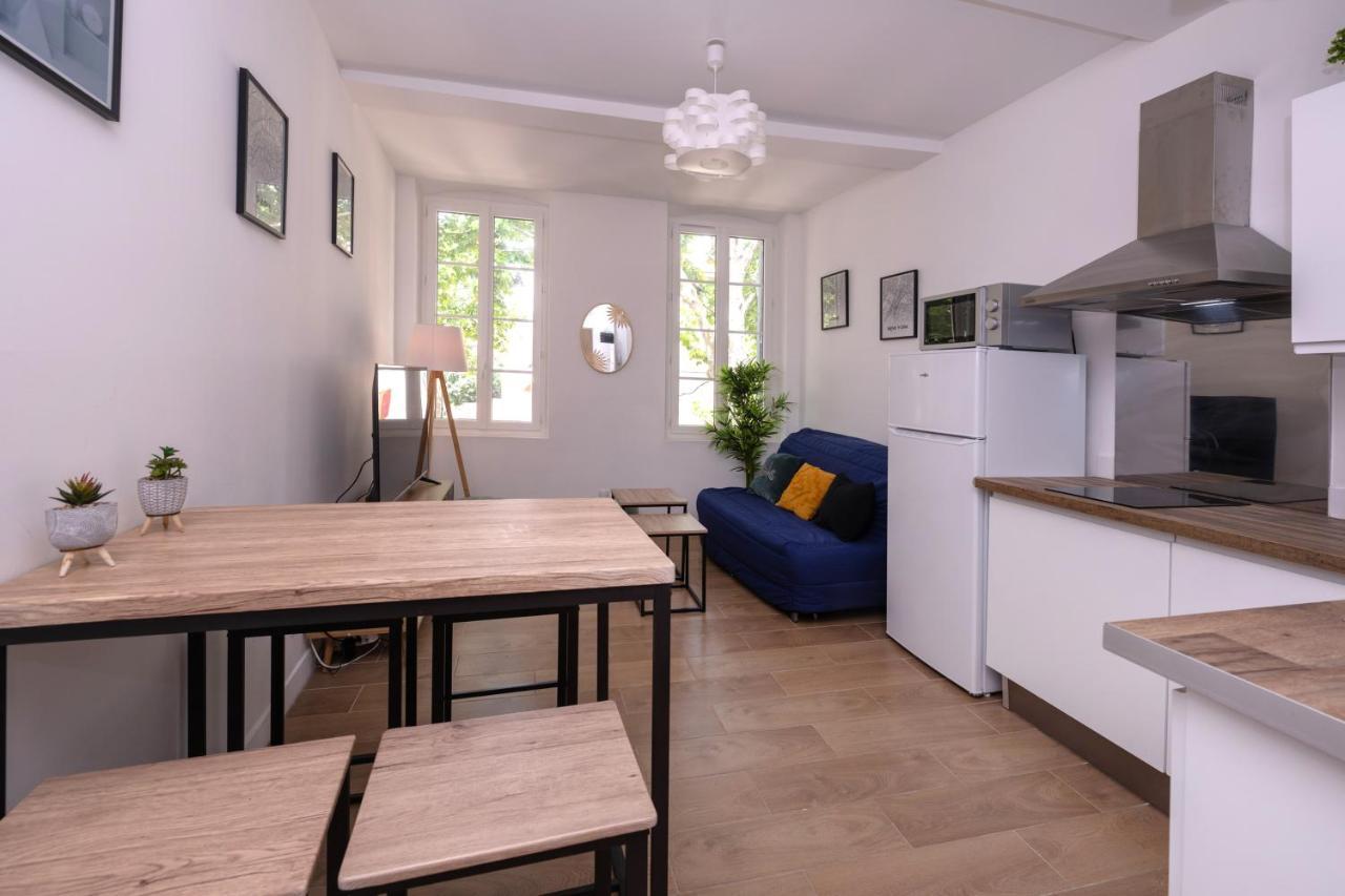 Le Nostradamus - Magnifique Appartement Cours Principal Plein Centre Avec Parking Salon-de-Provence Exterior foto